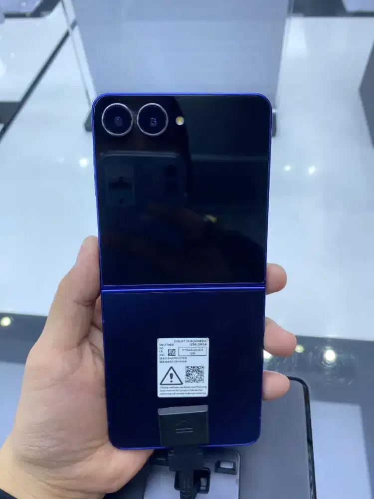 Samsung Galaxy Z Flip7