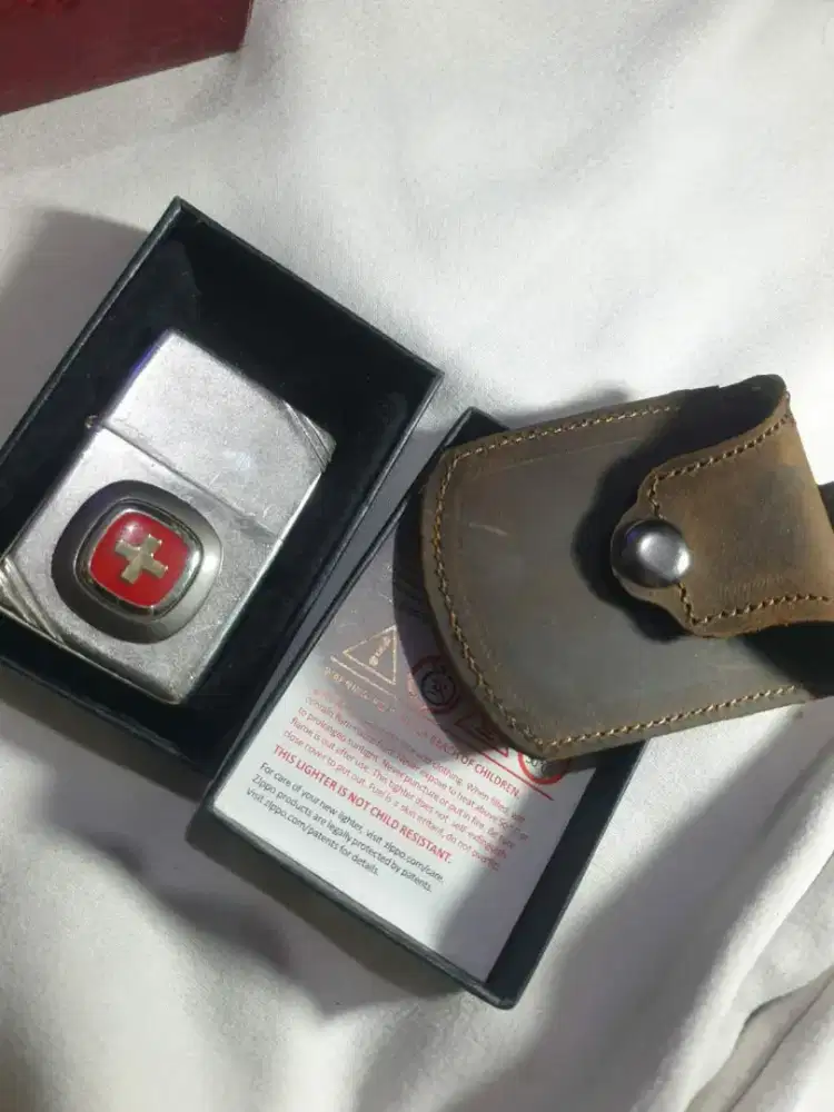 Korek api zippo victorynox