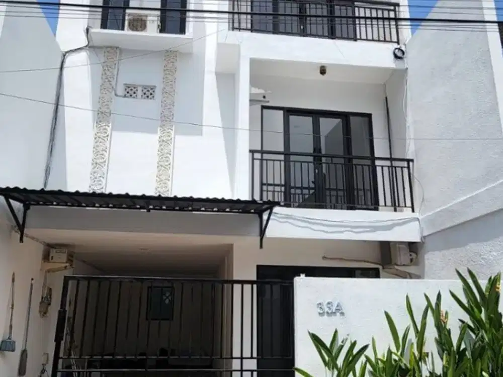 Jual Rumah Lantai 3 Lokasi Di Canggu Badung Bali. Pantai Berawa, Dll.