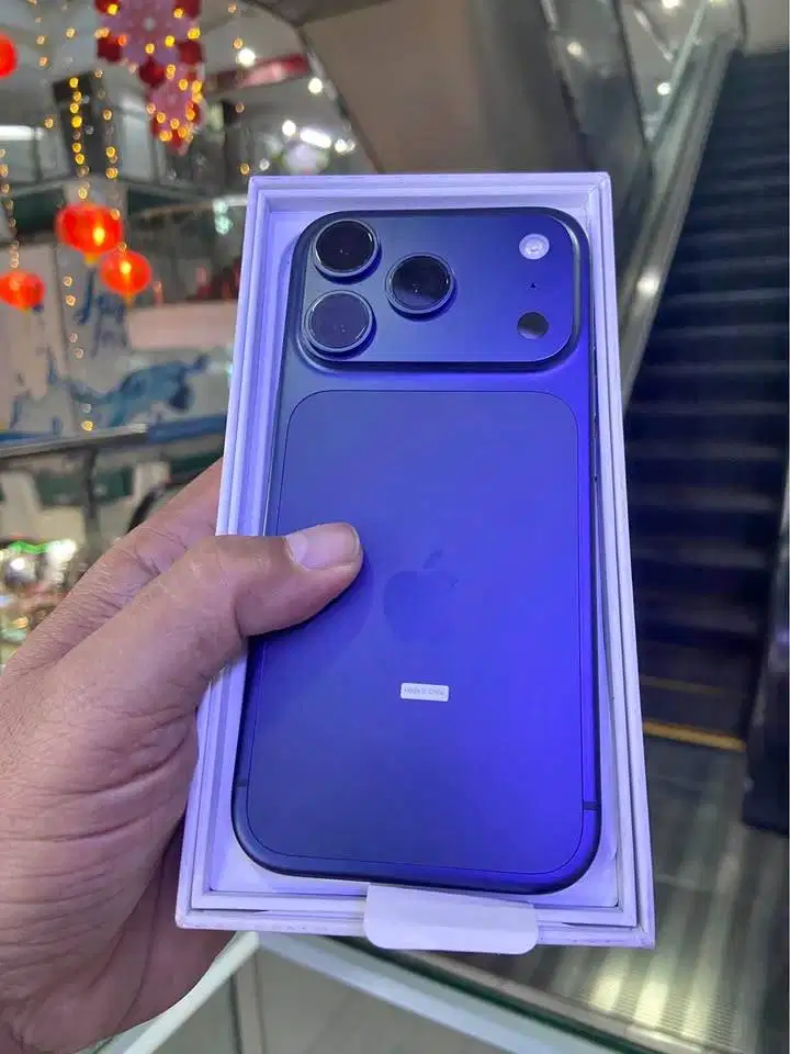 17 PRO 256gb BLUE IBOX (LIKE NEW) Garansi Panjang bangett Welldutt