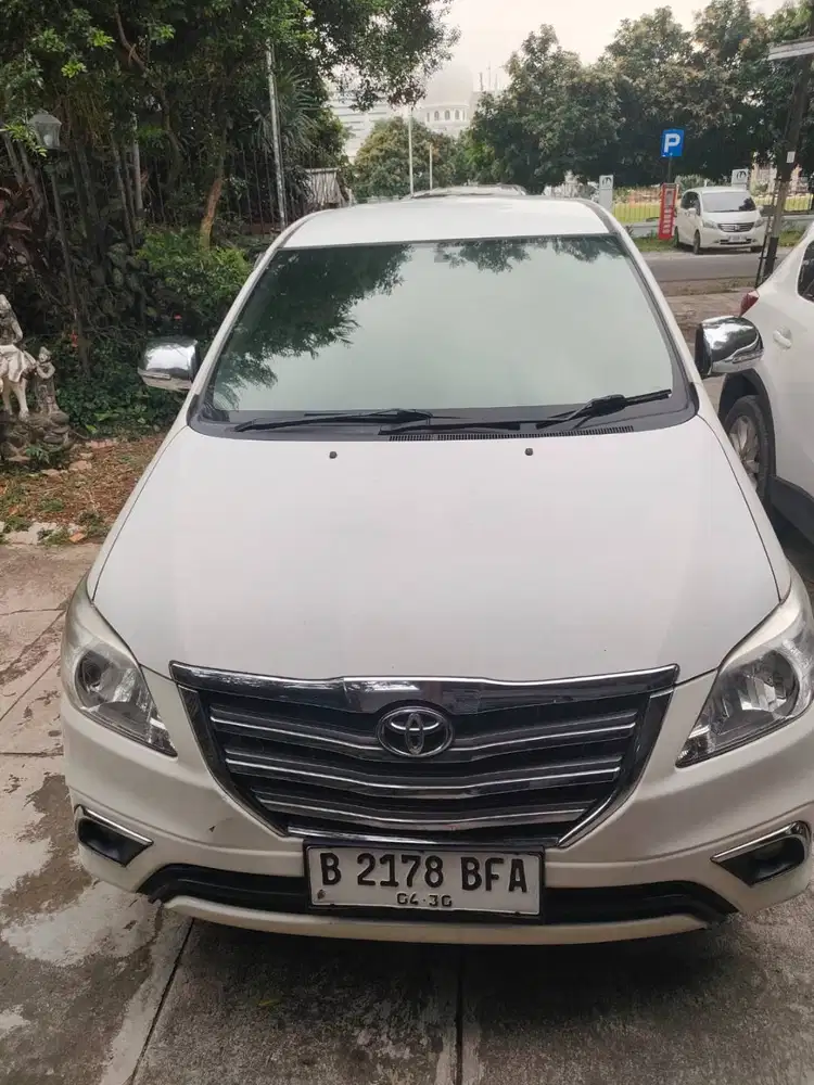 Kijang Innova Bensin G 2.0 AT Putih