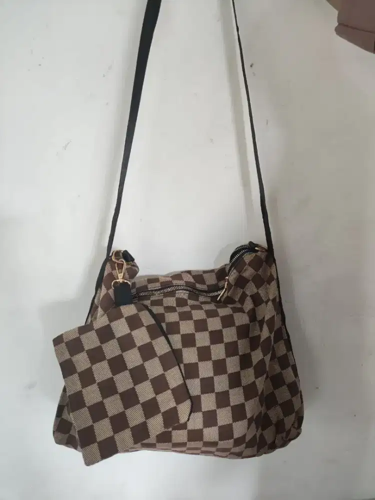 * di jual tas cewek kondisi baru