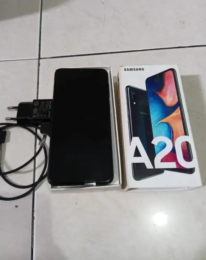Samsung A20 amoled