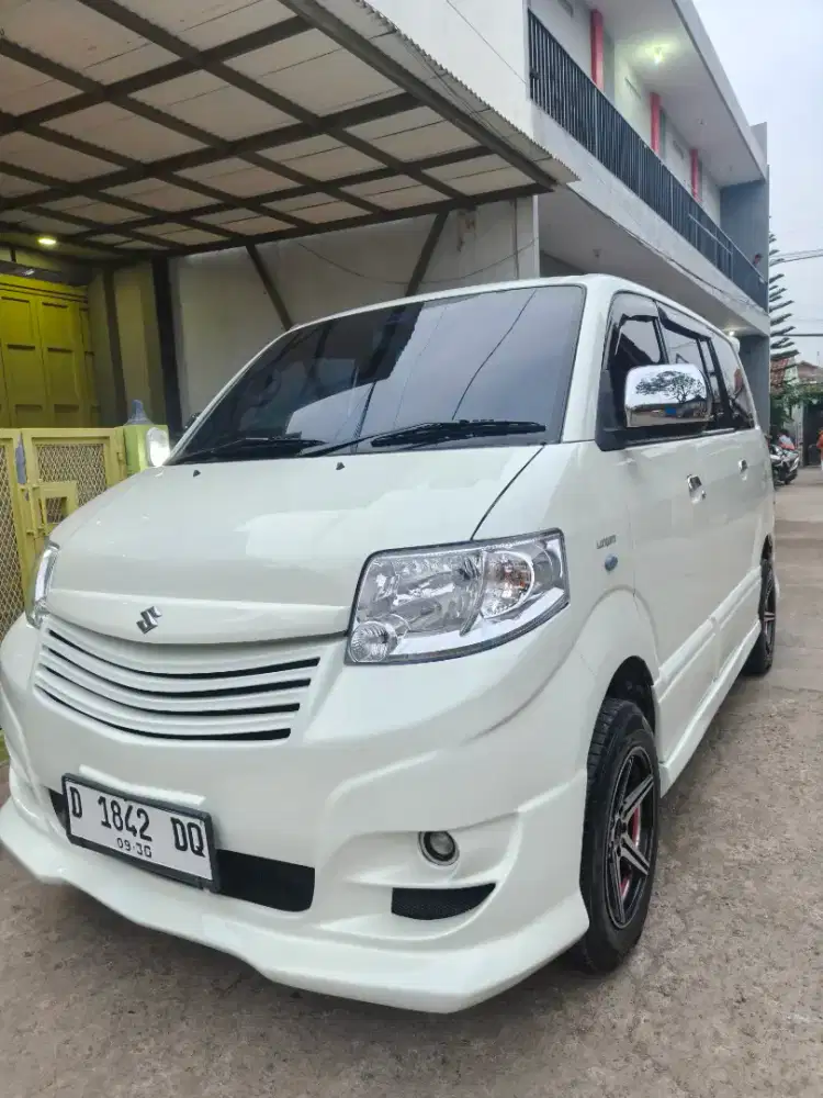 100% mulus Suzuki APV SGX LUXURY manual Warna Putih metalik