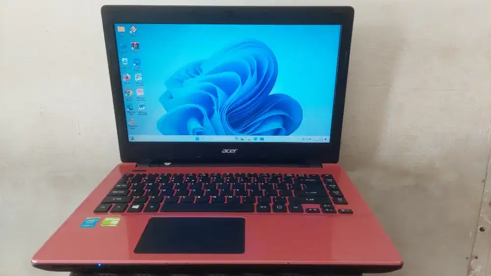 JUAL LAPTOP ACER E5-471G INTEL CORE I3-4005U RAM4GB SSD256GB WIN11ORI