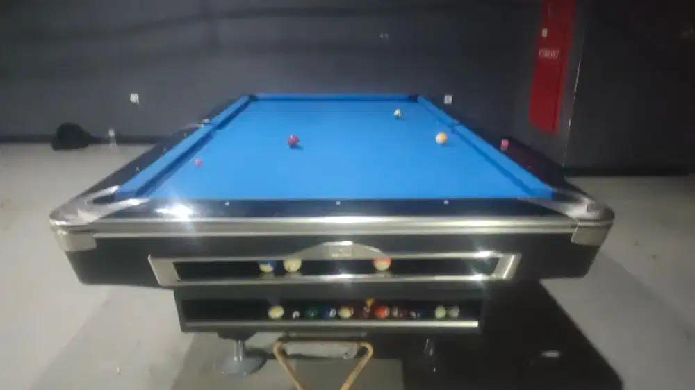 Meja billiard gold crown