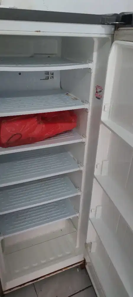 Freezeer kulkas 1 pintu