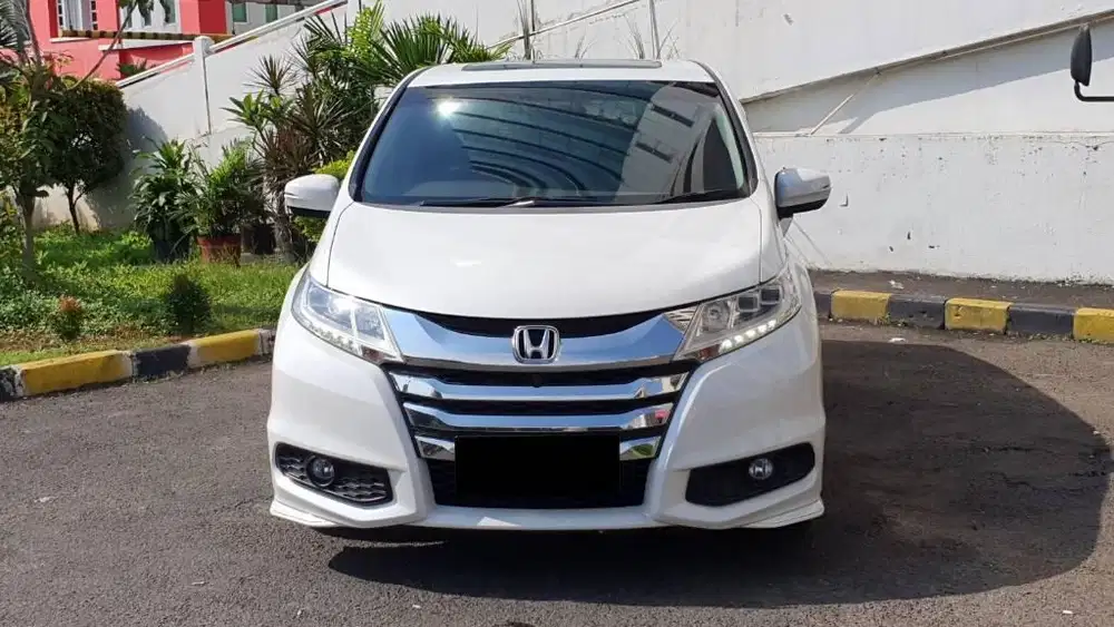Honda Odyssey 2.4 RC1 Prestigr Sunroof AT 2016 Putih