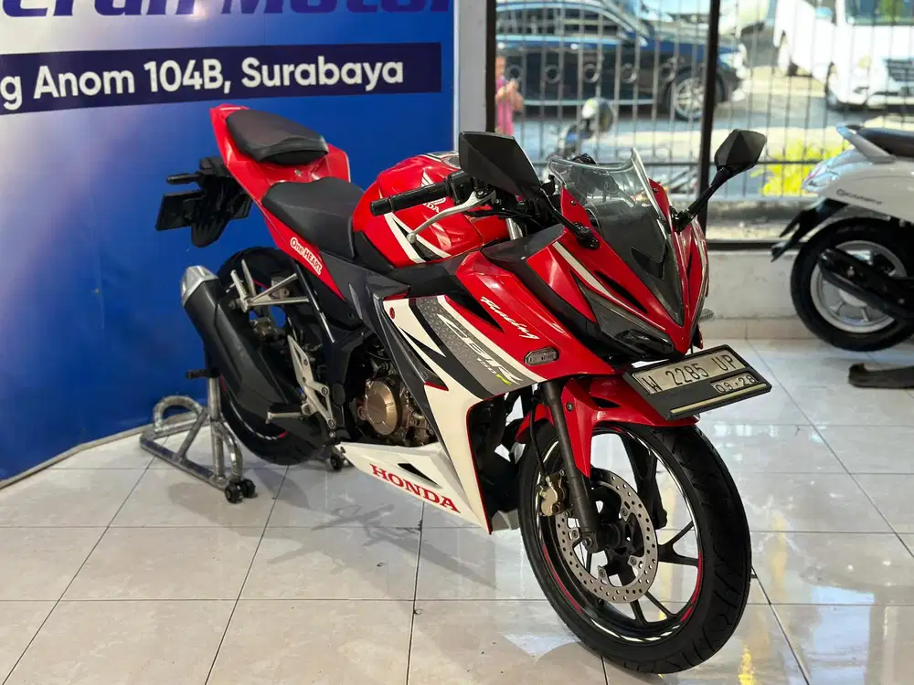 HONDA CBR 150 R LED TAHUN 2018 UNIT BISA KREDIT