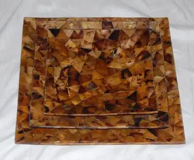 Piring Unik dari Kerang Mutiara