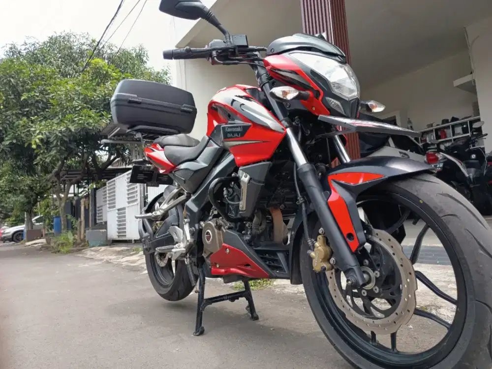 Kawasaki BR200/Bajaj Pulsar 200NS kondisi super istimewa