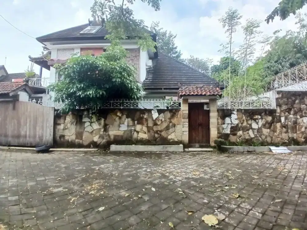 Rumah Mewah 2 Lantai di Dalam Perumahan Hunian Eksklusif & Strategis, Maguwoharjo, Depok, Sleman