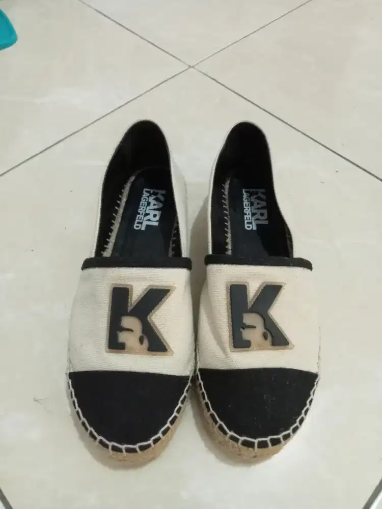 Sepatu Kanvas Wanita KARL LAGERFELD