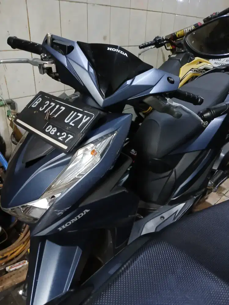 HONDA BEAT DELUXE DI GNG SAHARI ANCOL