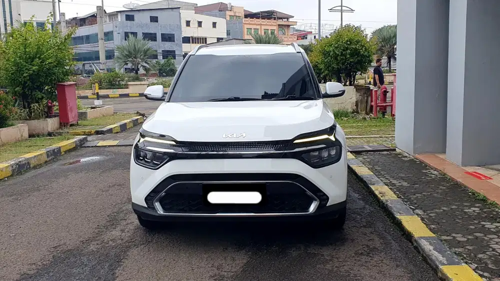 Km31rb kia carens premiere 7 seater sunroof 2024 putih pajak panjang
