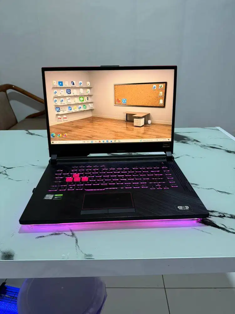 ASUS ROG STRIX G512LI (Pemakaian Cewek)