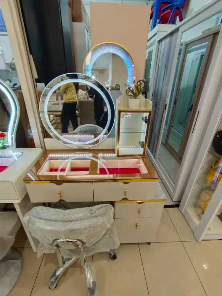 Ready furniture bisa cicilan tanpa dp cukup ktp aja