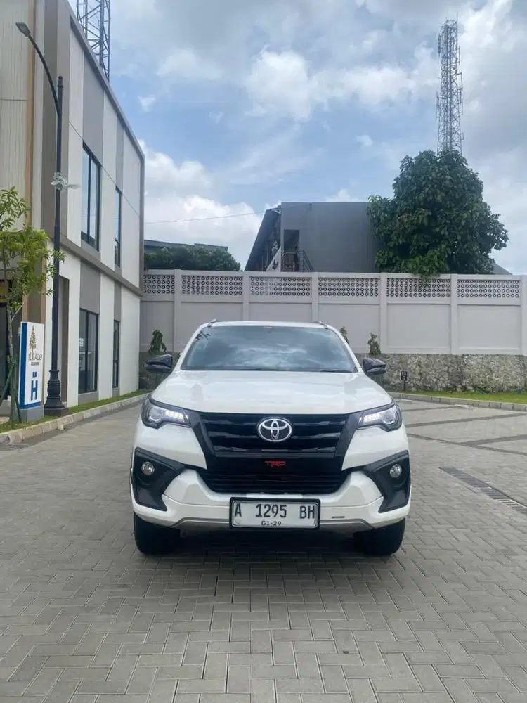 Toyota Fortuner VRZ 2.4 TRD Sportivo AT 2018