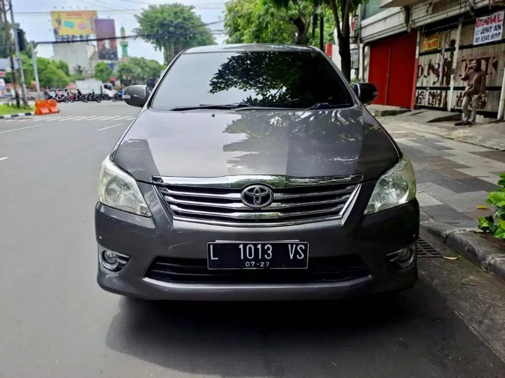 Toyota Innova V Bensin 2013. Orisinil Total
