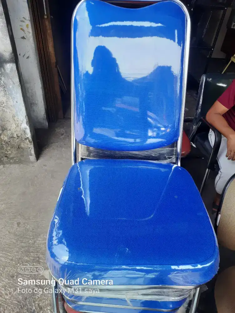 kursi susun/ tingkat