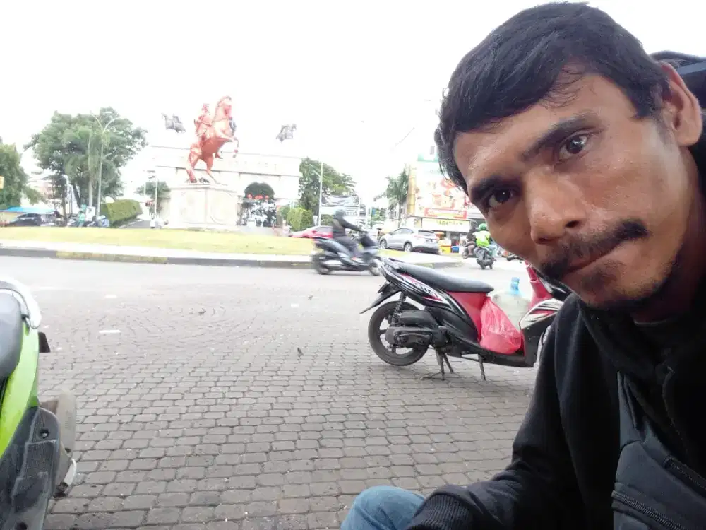 Cari pekerjaan apa saja yg penting halal