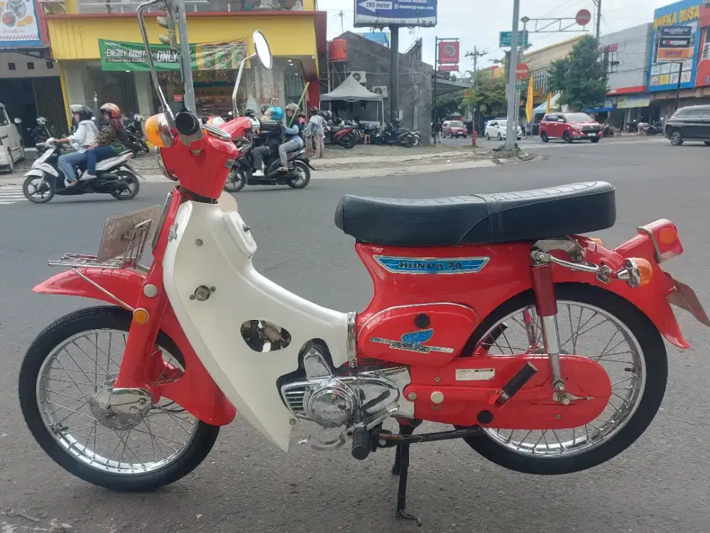 Honda c70 1976 merah normal siap pakai