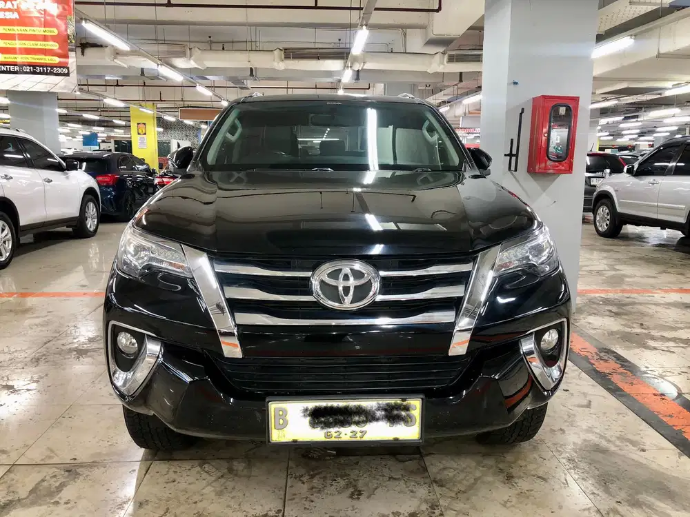 TOYOTA FORTUNER 2.4 VRZ DIESEL MATIC HITAM 2016