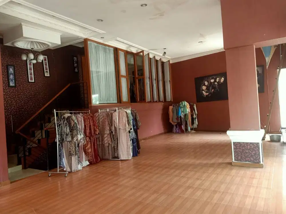 Dijual Tempat usaha di Karapitan ex butik