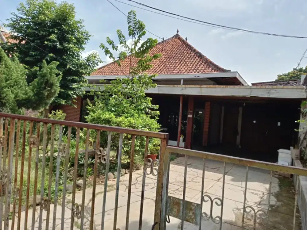 Murah !! DIJUAL RUMAH TUA DI MENTENG BISA UNTUK USAHA LAHAN PARKIR LUAS