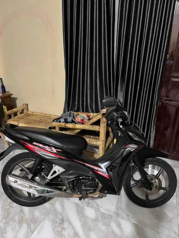 Revo X 2021 tangan pertama, mulus