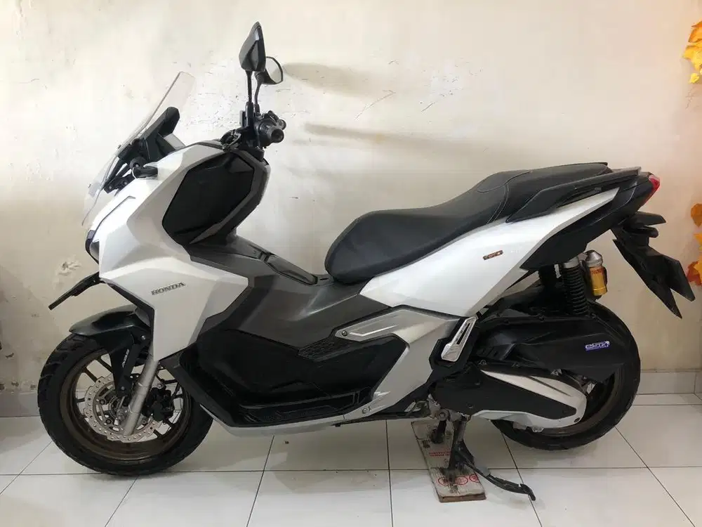 Honda ADV 160 Th.2022 low km 8rb!!