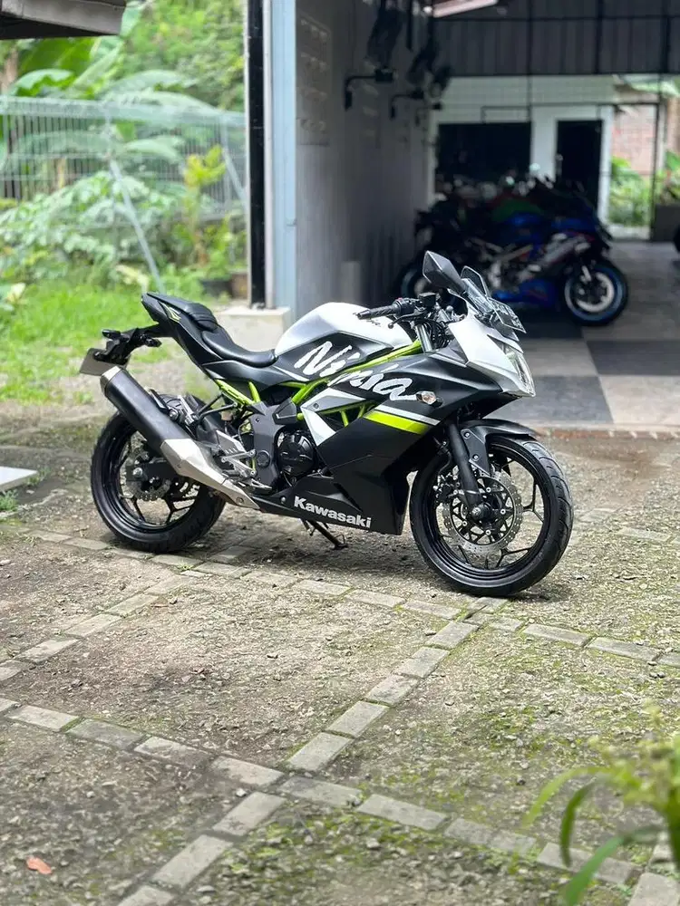 NINJA 250 SL 2020 LOW KM LIKE NEW