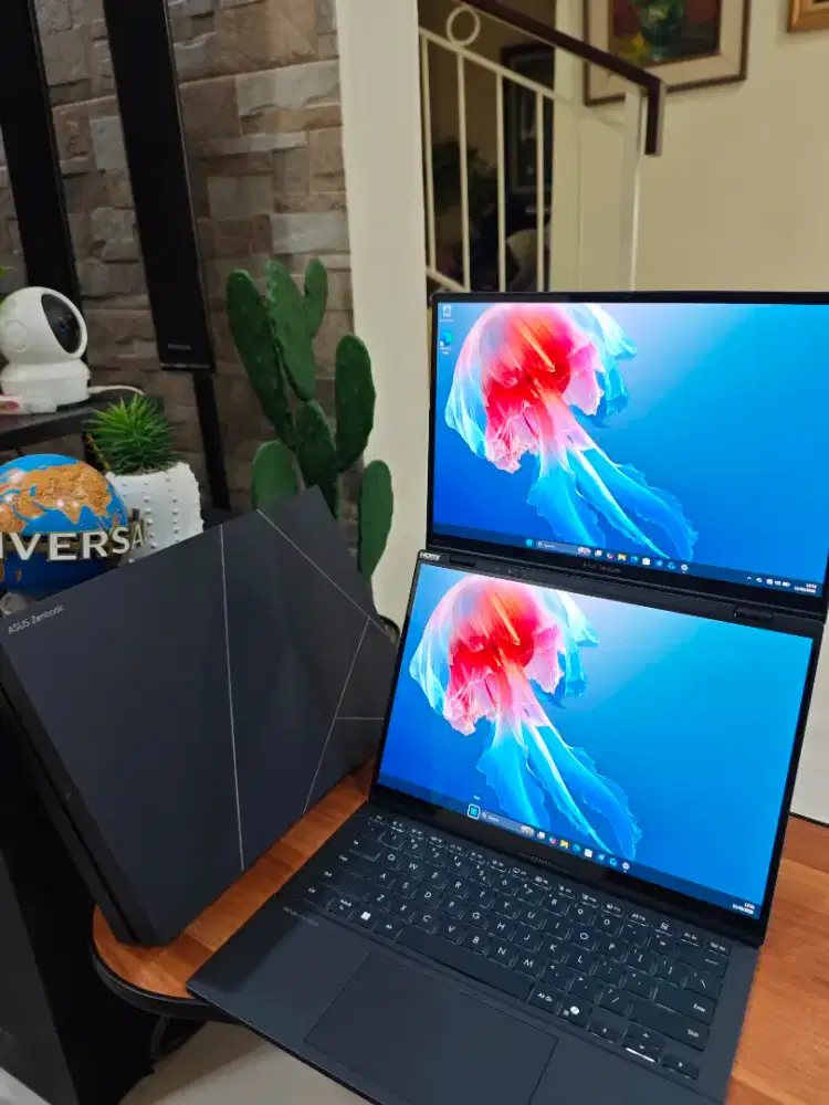 Laptop Asus Zenbook Duo UX8406CA Ultra 9 285H x thinkpad