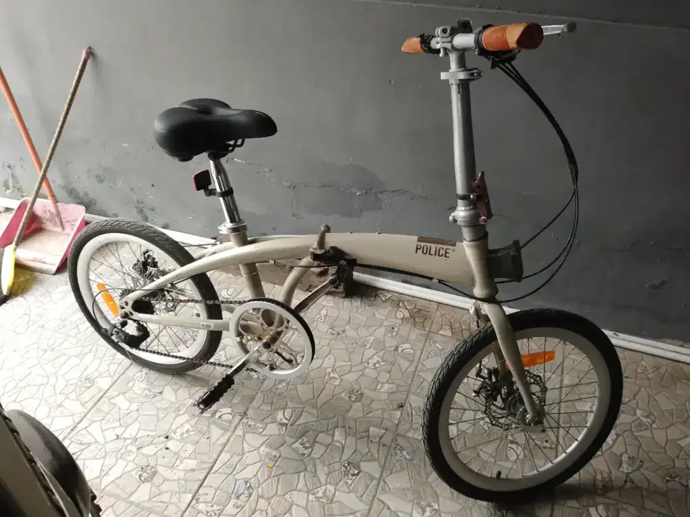 Sepeda lipat ELEMENT POLICE bekas