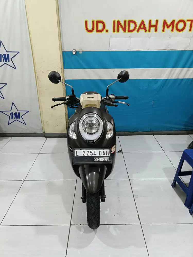 Coklat glossy HONDA SCOOPY ESP SPORTY FI ECO 2023 bisa kredit