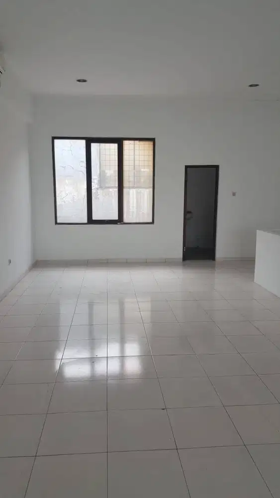 Disewakan Ruko 2 Lantai Siap Pakai di Batununggal