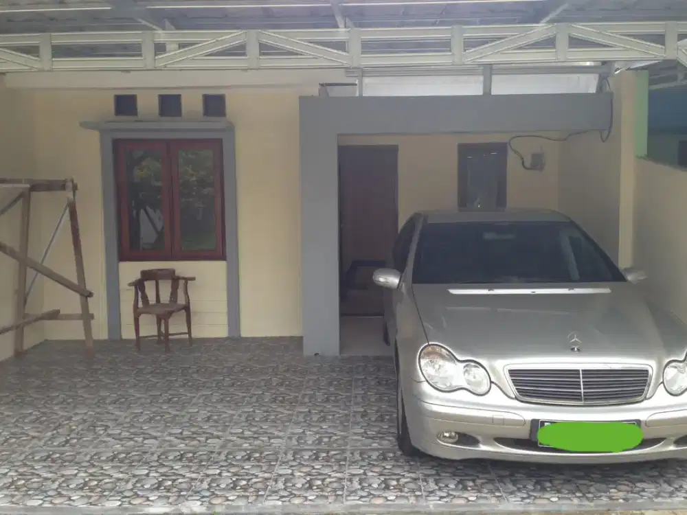 Disewakan rumah lt79 lb36 di jatiwarna, ac 1 di kamar utama