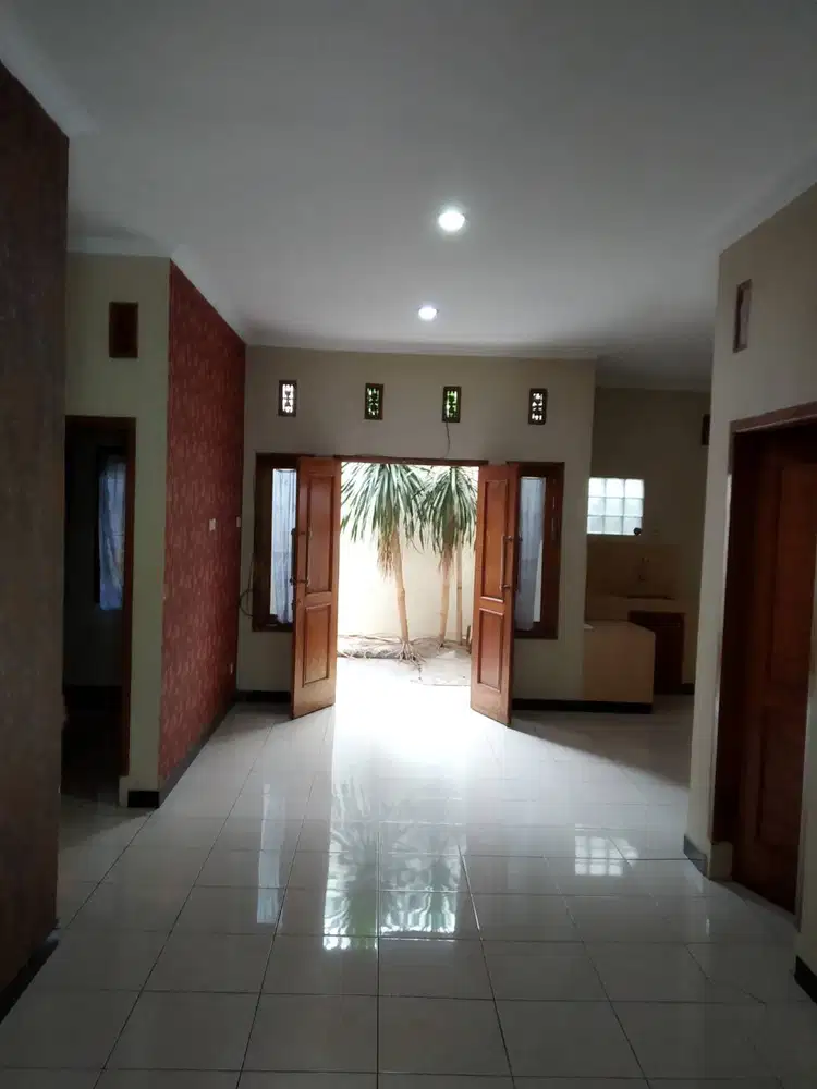 Disewa Rumah Siap Huni di Taman Kopo Katapang