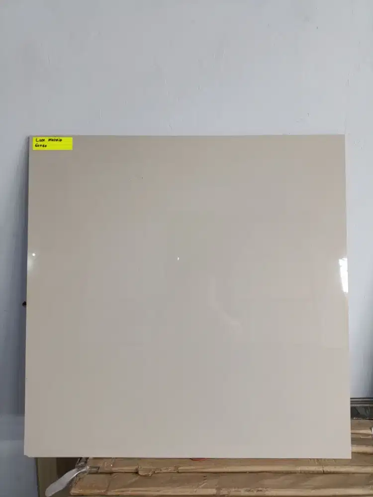 Granit cream polos 60x60