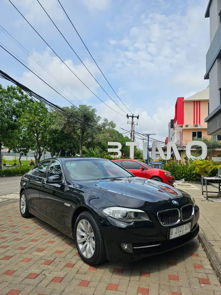 BMW F10 523i 2011 AT