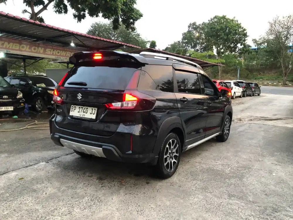 SUZUKI XL7 AUTOMETIC TANGAN PERTAMA PAJAK HIDUP SEPERTI BARU TERAWAT
