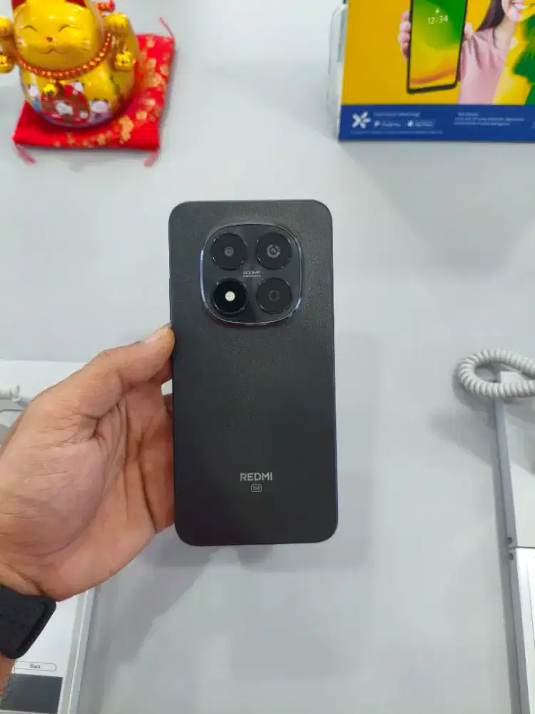 Menjual segala jenis smartphone baru dan second