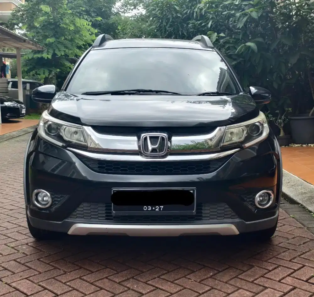 HONDA BR-V E AT tahun 2016, tangan pertama!
