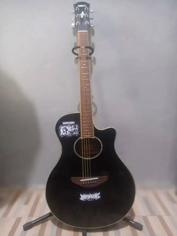 Gitar YAMAHA APX 600