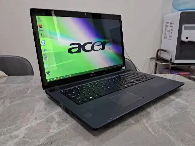 Laptop 17in Ram 8GB SSD ReadyUP BerVGA AMD Mulus BeGaransi