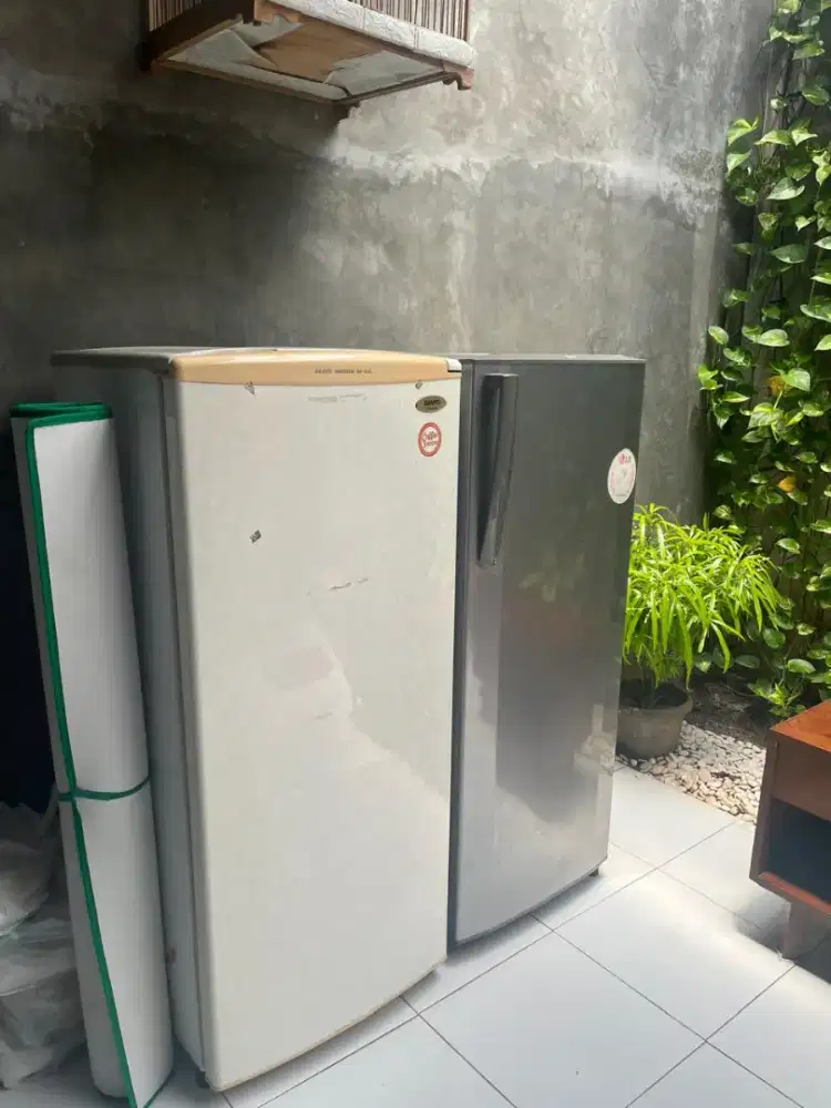 SEWA / JUAL - FREEZER SANYO & LG