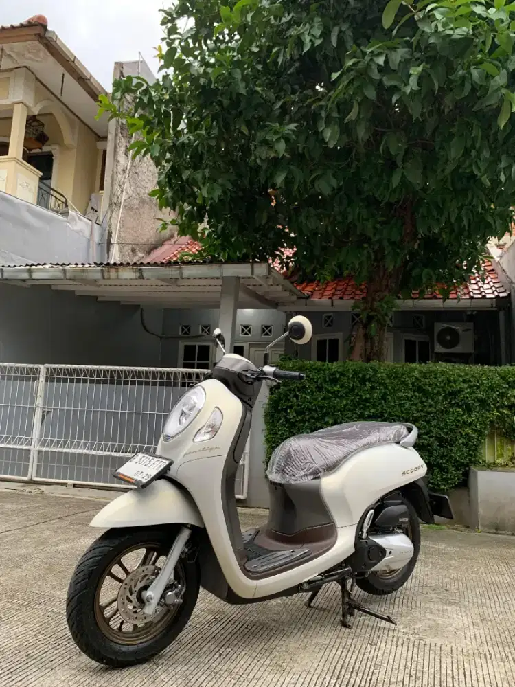 HONDA SCOOPY PRESTIGE KM 11 RB ISTIMEWA