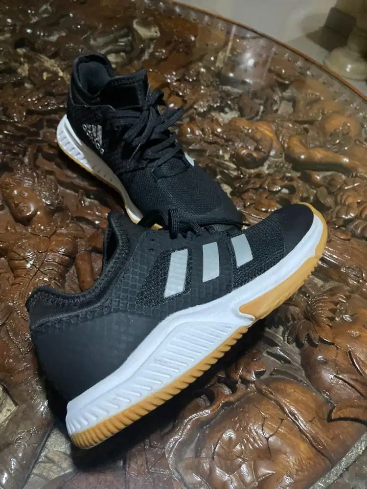 Sepatu badminton/padel adidas