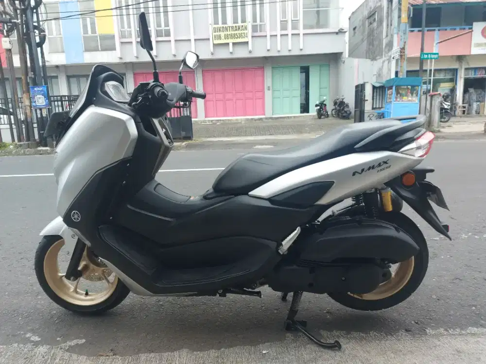Yamaha n max 155cc vva abs 2022 istimewa silver spt baru