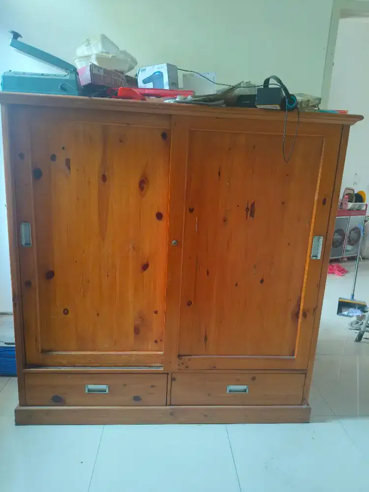 Lemari baju kayu jati
